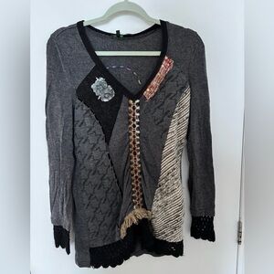 Tricotto Gray Patchwork V-Neck Sweater with Black Trim Medium